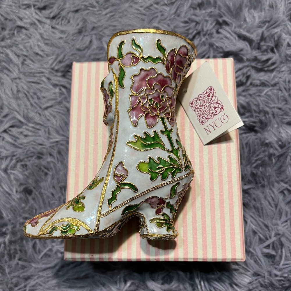 🌸 NYCO Victorian floral boot ornament 🌸 - Picture 2 of 6